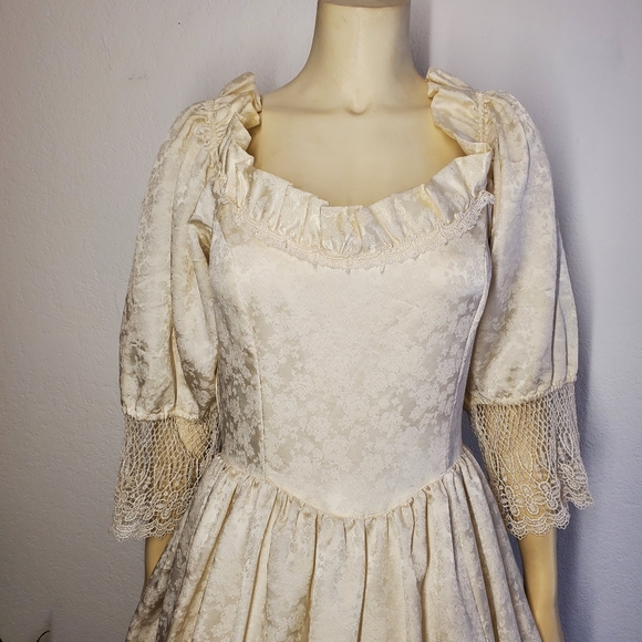 Vintage 70s Renaissance Gunne Sax Wedding Dress - Picture 4 of 13
